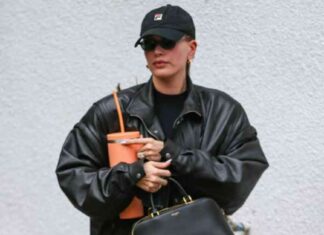 hailey-bieber-wears-slouchy-leather-jacket-for-workout-trendy-fitness-style