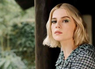 lucy-boynton-shares-the-magic-of-a-simple-chanel-set