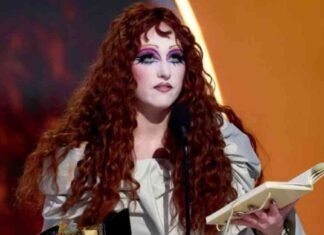 chappell-roan-advocates-for-livable-artist-wages-at-2025-grammys
