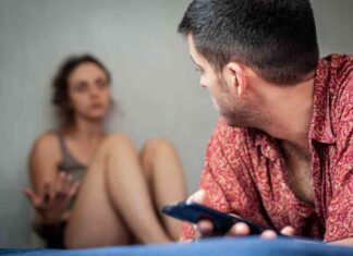 my-husbands-social-media-addiction-a-dear-abby-dilemma