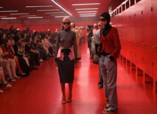 valentino-show-in-public-bathroom-a-unique-fashion-experience