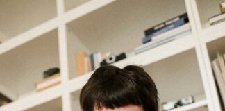 Retro Revival Fashion: Discover Timeless Trends That Inspire Today pexels photo 10272674