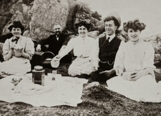 On The Rocks Old Fashioned: Discover The Perfect Twist Today