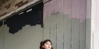 Mall Goth Fashion: Unleash Your Dark Style and Stand Out Boldly pexels photo 20439039