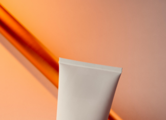 Tube Socks: Discover Why They’re the Must-Have Fashion Staple