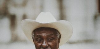 Old Fashioned Smoking Kit: Discover Timeless Elegance Today! pexels photo 19674786