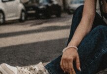 Petite Wide Leg Jeans: Unlock Effortless Style for Every Occasion