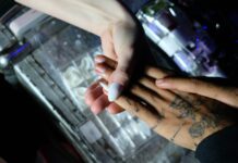 How Long Do Acrylic Nails Last? Discover Their Secret Longevity!