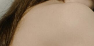 Nude Moms & Daughters: Discover the Art of Body Positivity pexels photo 6567968 1